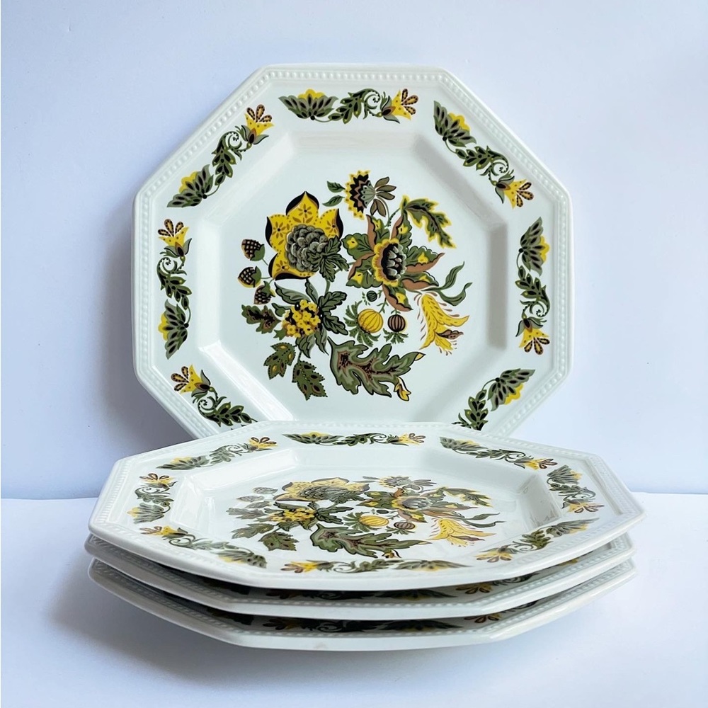 SOLD🔥Vintage Heritage Johnson Bros “Persian Garden” 6” Plates, Set of 4